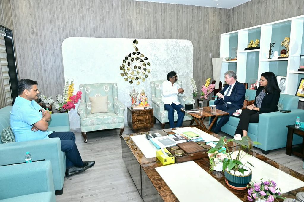 हेमंत सोरेन से मिले ऑस्ट्रेलियन काउंसलेट-जनरल बर्नार्ड लिंच, शिक्षा-मिनरल्स और निवेश पर हुई चर्चा 6 WhatsApp Image 2026 09 16 at 16.16.56 1