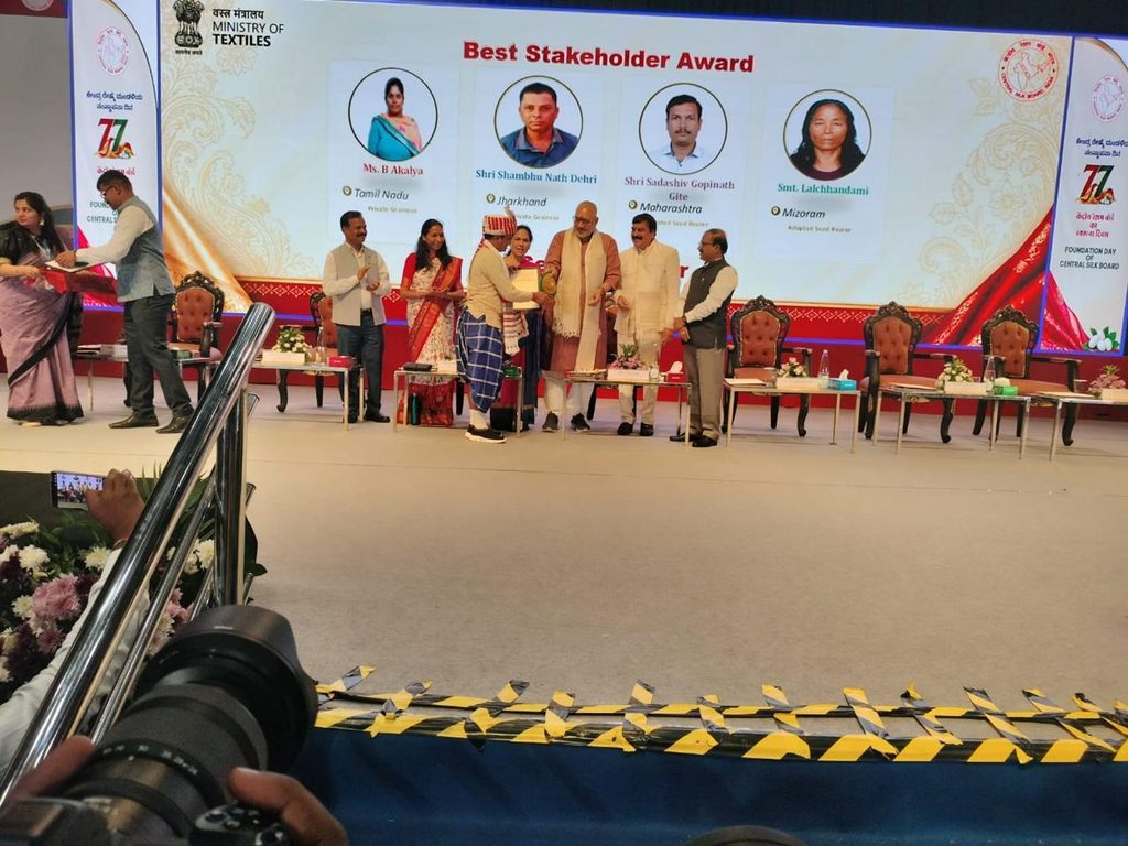 दुमका के रेशम किसान शंभूनाथ देहरी को राष्ट्रीय सम्मान, झारखंड का बढ़ाया मान 87 WhatsApp Image 2026 09 20 at 15.46.43