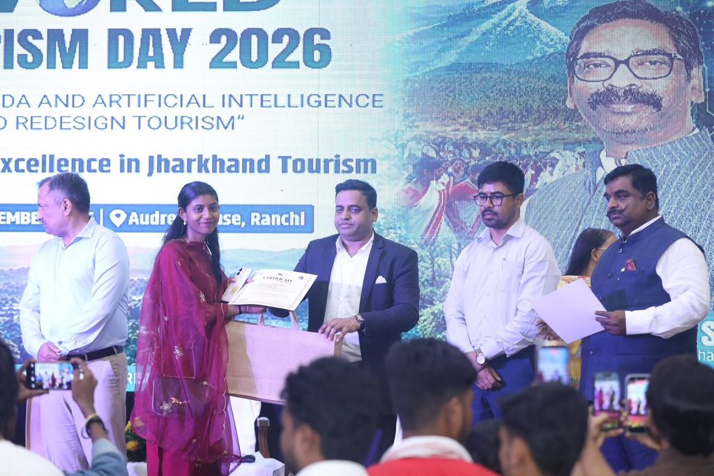 विश्व पर्यटन दिवस पर झारखंड में पर्यटन क्षेत्र के सहयोगियों का सम्मान, पर्यटक मित्रों की भूमिका को सराहा 84 WhatsApp Image 2026 09 27 at 8.18.22 PM