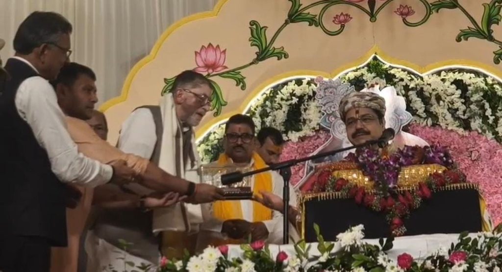 रामगढ़ में श्रीमद्भागवत कथा में पहुंचे राज्यपाल संतोष गंगवार, श्रद्धालुओं संग सुनी कथा 97 WhatsApp Image 2026 10 05 at 11.21.29